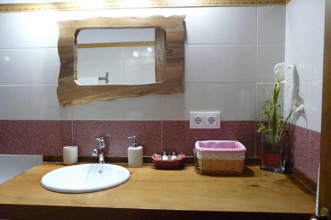 Apartamentos La Condesa Valmeo 외부 사진